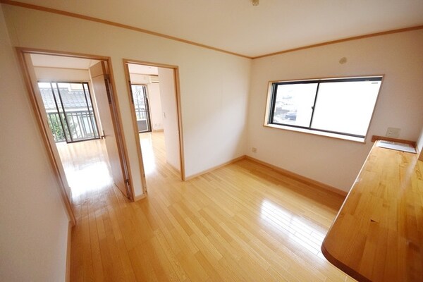 リビング・居室(～明るいリビングで明るい食卓から)