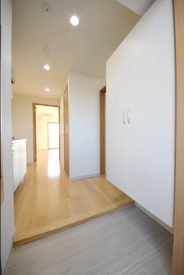 玄関(★お問い合わせはタウンハウジング府中店まで★)