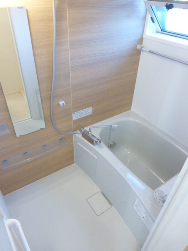 バス／シャワールーム等(★追い焚き・鏡・窓・浴室乾燥機付★)