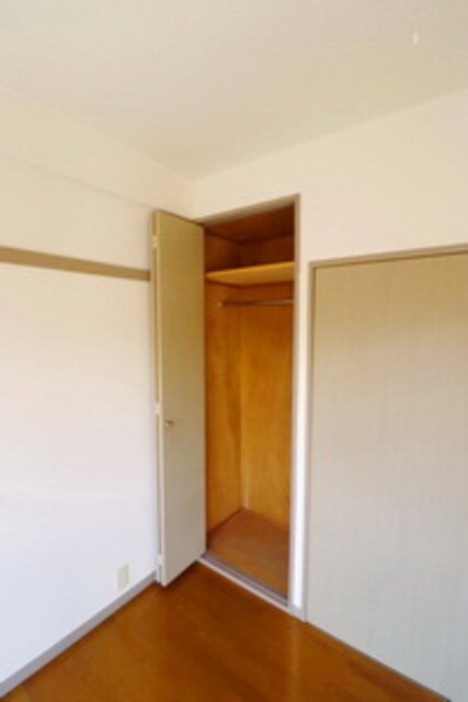 物件内観写真13　(洋室4.5帖　収納)