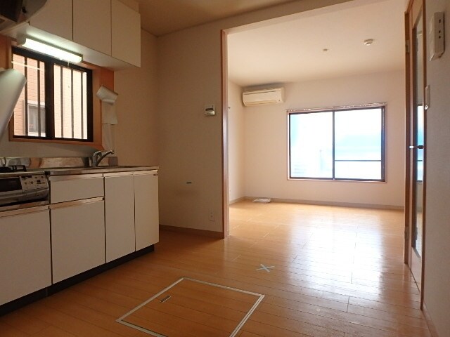 物件内観写真2　(室内)