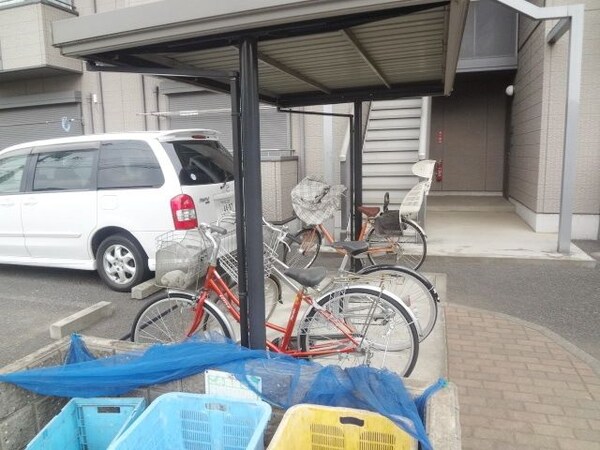 共有部分(♪屋根付き駐輪場♪)