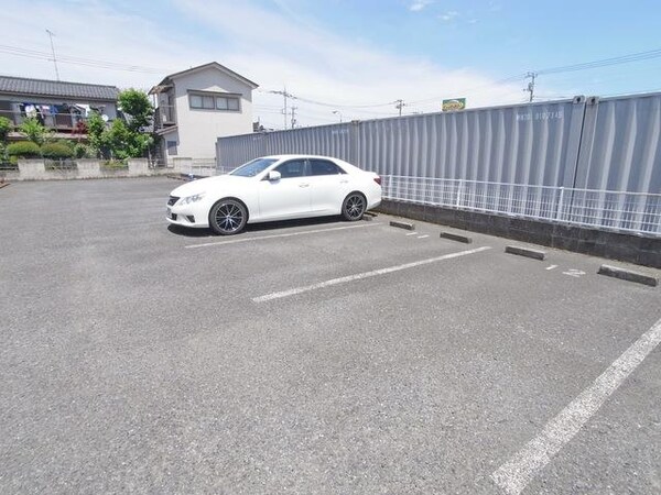 駐車場(♪敷地内駐車場があります♪)
