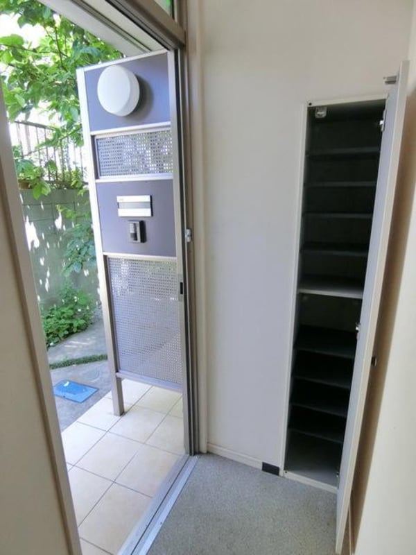 玄関(☆靴がたくさん収納できます☆)