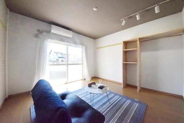 物件内観写真2　(★居室★)