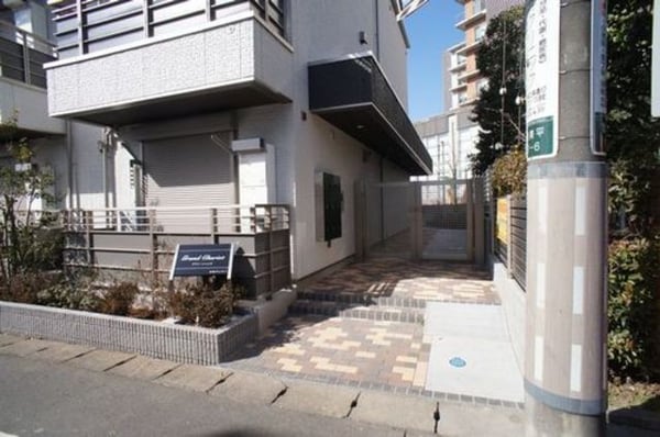 エントランス(★オートロック完備★)