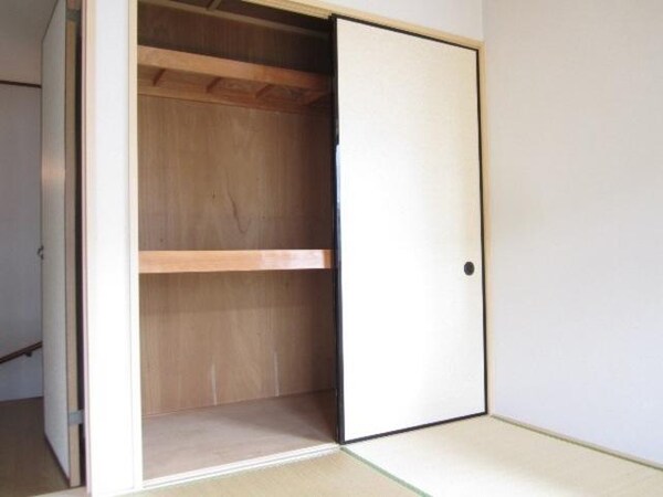 設備(和室収納)