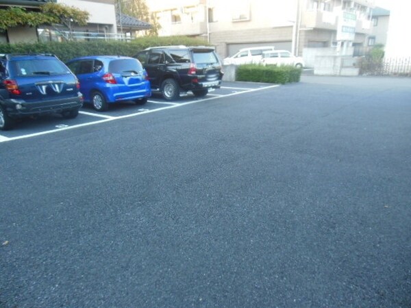 駐車場(★敷地内駐車場も広く取れてますね★空きは要確認★)