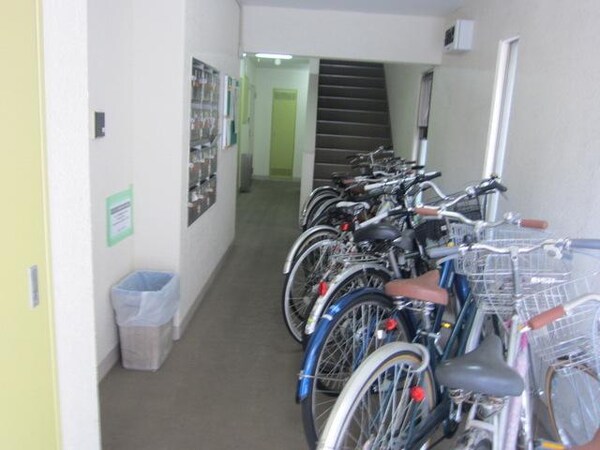 共有部分(♪敷地内駐輪場♪)