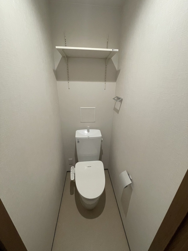 トイレ(同物件の別のお部屋のイメージです。)