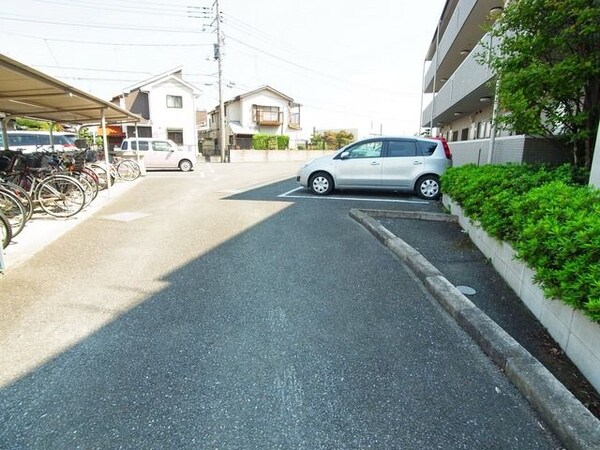 駐車場(♪敷地内駐車場♪)