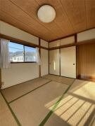 物件内観写真13　(リビング/居室)