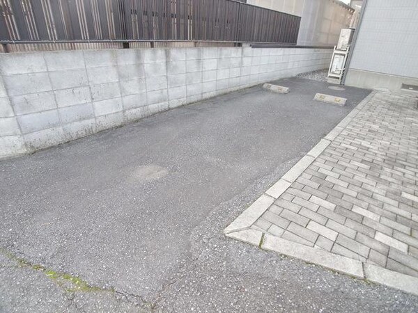 駐車場(♪敷地内駐車場♪)