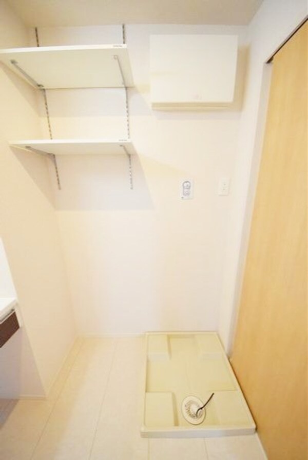 その他(室内洗濯機置場)