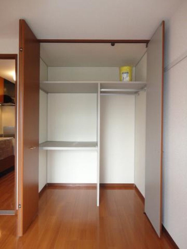 収納(☆仕切りがあって便利☆)