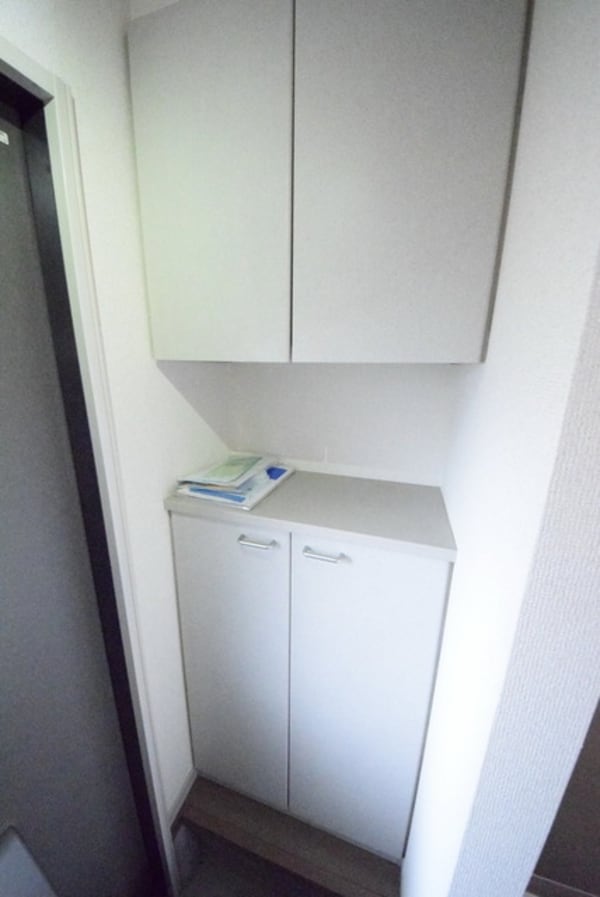 玄関(☆履かない靴はこの中に☆)