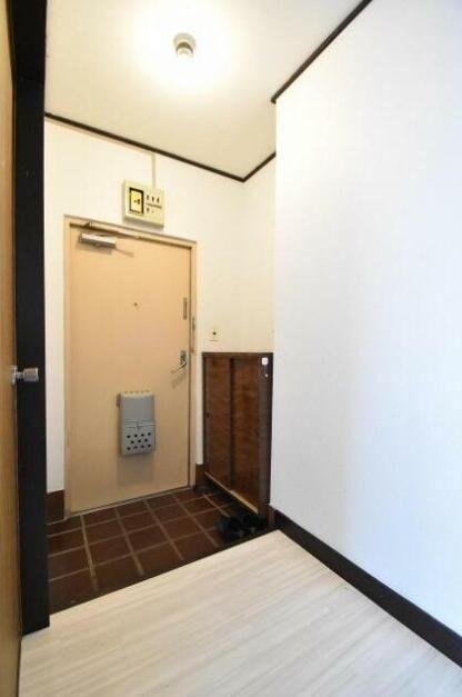 物件内観写真13　(玄関)
