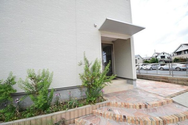 エントランス(♪オートロックで安心を掛ける♪)