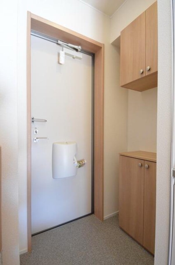 玄関(♪今日も一日頑張ろう♪)