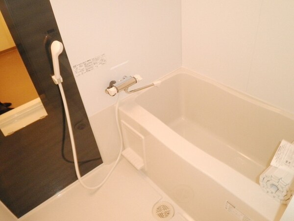 バス／シャワールーム等(手元でも温度が微調整できるホテルみたいなお風呂です)