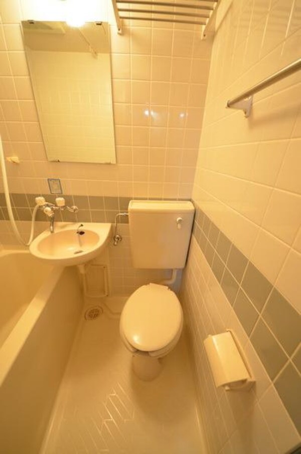 トイレ(☆お掃除らくらく三点ユニット☆)