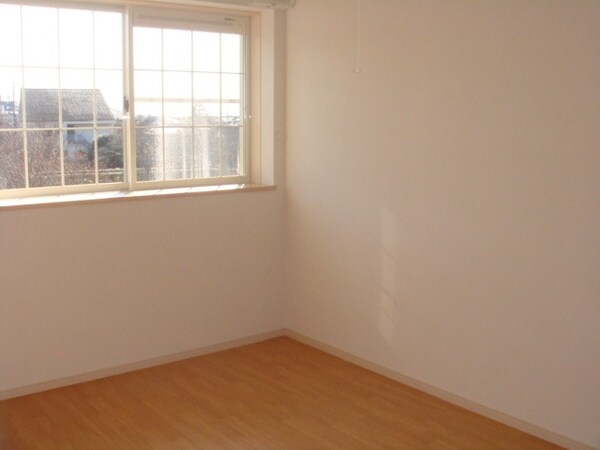 寝室(☆２０１１年１月築！礼金なし☆)