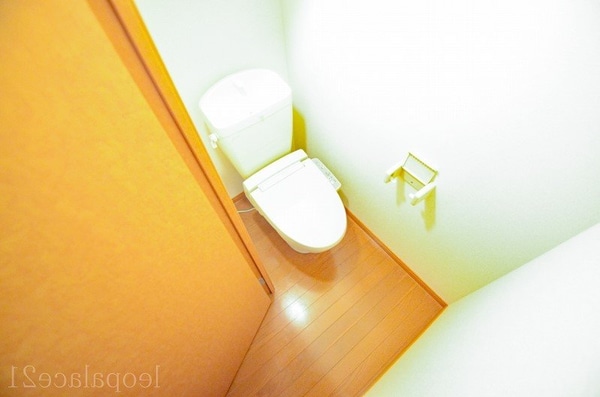 トイレ(設備・仕様は号室により異なる為、現況を優先致します。)