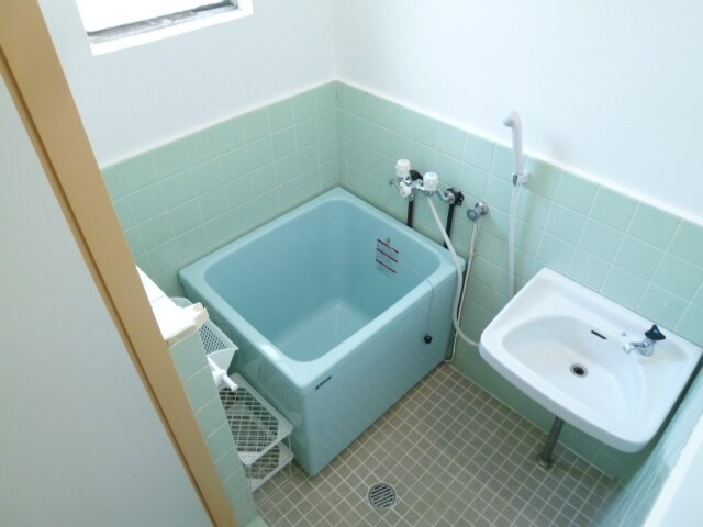 物件内観写真3　(☆小窓付のお風呂☆)