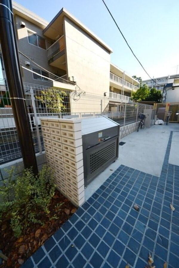 エントランス(★エントランスにゴミストッカー★)