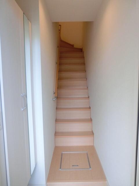 物件内観写真8　(玄関)