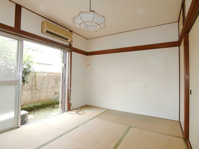 物件内観写真3　(寝室)