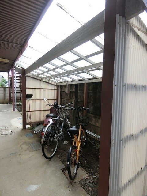 物件内観写真14　(駐輪場)