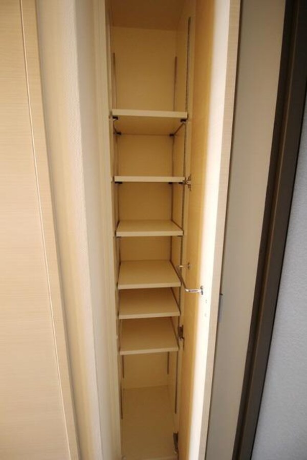 設備(★お洒落なシューズBOXです★)