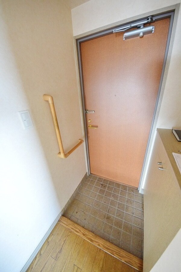 玄関(★お部屋探しはタウンハウジング稲田堤店まで★)