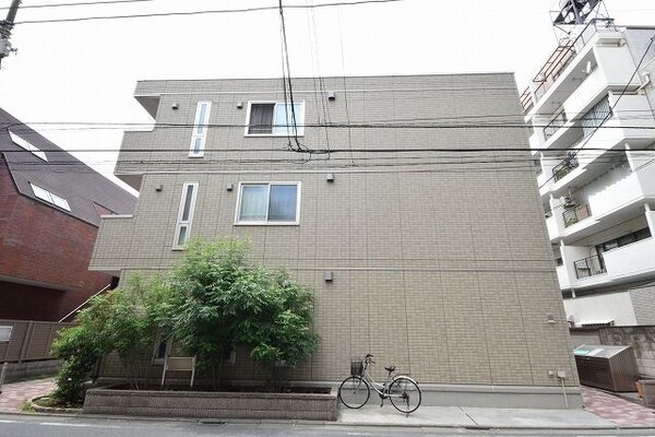 外観(★調布駅徒歩8分・安心のオートロック付きです★)