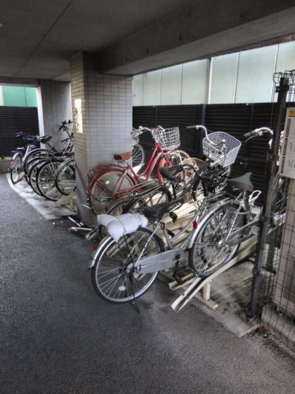 駐車場(駐輪場です)