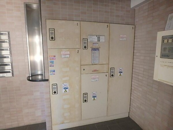 エントランス(宅配BOX)
