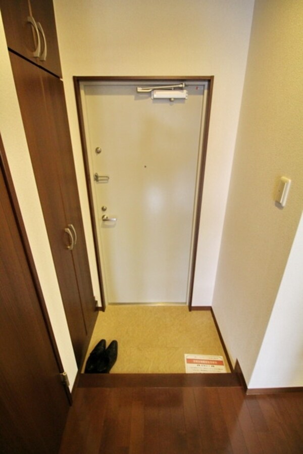 玄関(別部屋参考写真)