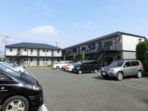 エントランス(駐車場)