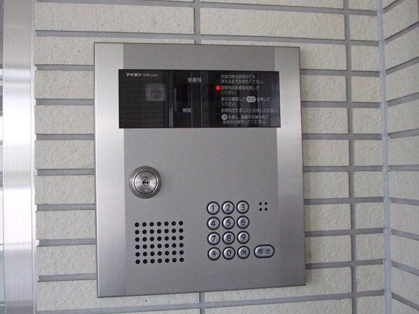 エントランス(オートロック完備♪)