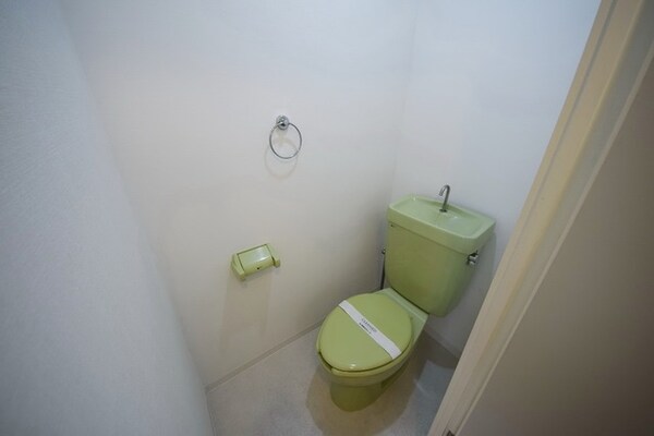 トイレ(別部屋参考写真)