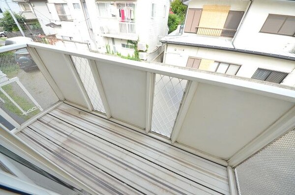 バルコニー(♪お布団を難なく干せる大きなバルコニー！♪)