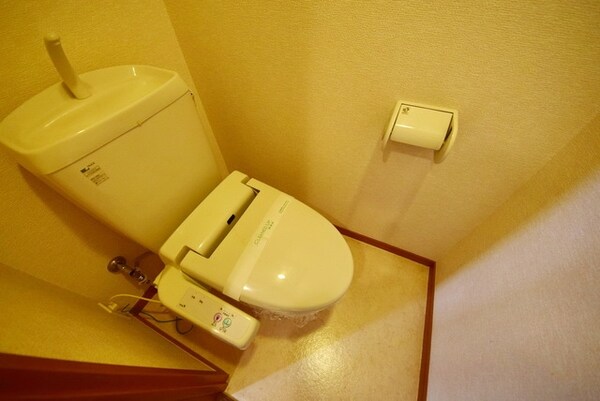 トイレ(★温水洗浄暖房便座付きのトイレです★)