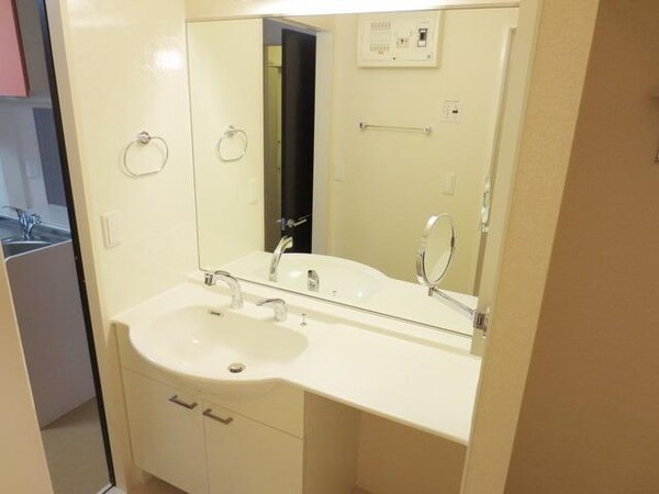 洗面(★シャワー付き大型鏡面化粧台★)