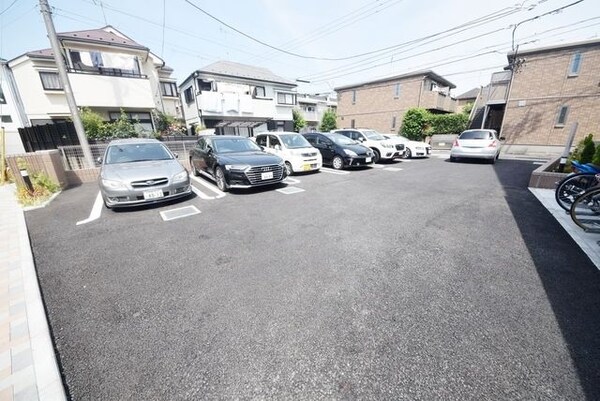 駐車場(お問い合わせはタウンハウジングまで)