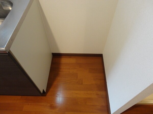 設備(冷蔵庫置場)