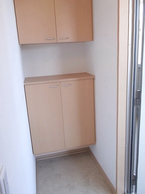 物件内観写真4　(★玄関・人感センサー付き玄関照明完備★)