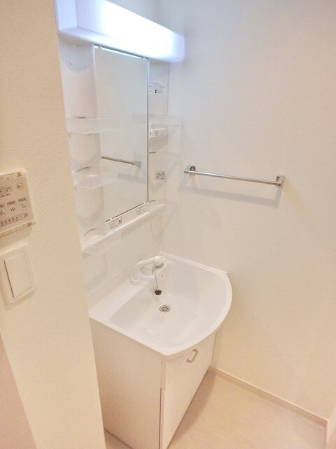 物件内観写真2　(★独立洗面所★)