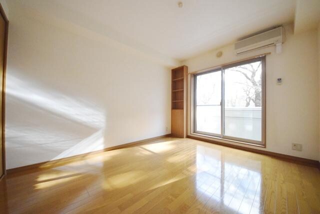 物件内観写真2　(★居室空間★)