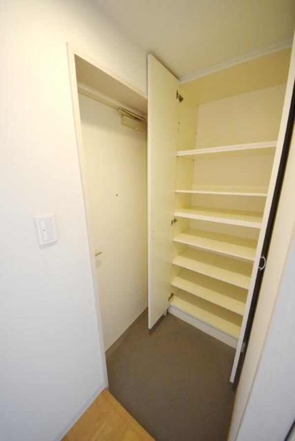 玄関(★収納のたくさんある玄関★)